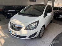 Usata Opel Meriva 110 CV (80 kW) 2011 Bianco Monovolume