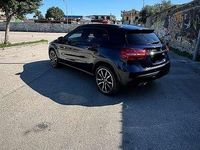Usata Mercedes GLA200 Premium 136 CV (100 kW) 2018 Blu/azzurro SUV