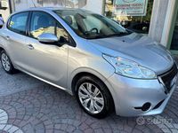 Usata Peugeot 208 Active 68 CV (50 kW) 2014 Grigio Utilitaria