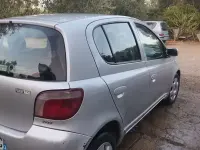 Usata Toyota Yaris 86 CV (63 kW) 2001 Grigio Utilitaria