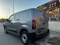 Usata Fiat Doblò 102 CV (75 kW) 2023 Grigio Monovolume