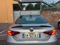Usata Alfa Romeo Giulia 150 CV (110 kW) 2017 Grigio Berlina