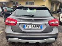 Usata Mercedes GLA180 108 CV (79 kW) 2017 Grigio SUV