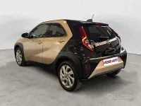 Usata Toyota Aygo X Trend 72 CV (52 kW) 2022 Oro SUV