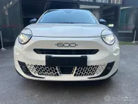 Usata Fiat 600 136 CV (100 kW) 2025 Bianco SUV