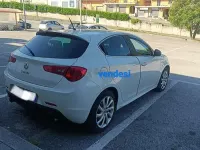 Usata Alfa Romeo Giulietta Distinctive 140 CV (102 kW) 2012 Utilitaria