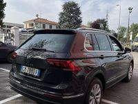 Usata VW Tiguan Elegance 150 CV (110 kW) 2022 Grigio scuro SUV