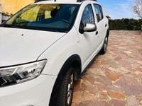 Usata Dacia Sandero Stepway 90 CV (66 kW) 2017 Bianco Berlina