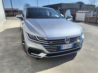 Usata VW Arteon Sportline 190 CV (139 kW) 2018 Grigio Utilitaria