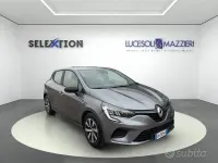 Usata Renault Clio V Equilibre 91 CV (66 kW) 2023 Grigio Berlina