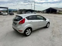 Usata Ford Fiesta Titanium 68 CV (50 kW) 2011 Argento Berlina