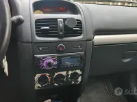 Usata Renault Clio 75 CV (55 kW) 2005 Grigio Utilitaria