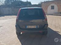 Usata Ford Fusion 67 CV (49 kW) 2007 Grigio Berlina