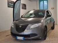 Usata Lancia Ypsilon 69 CV (50 kW) 2015 Grigio Utilitaria