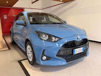 Usata Toyota Yaris Hybrid Active 92 CV (67 kW) 2021 Blu/azzurro Berlina