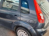 usata Ford Fiesta 1.2 82CV 5 porte NEOPATENTATI