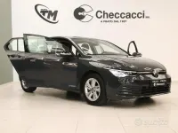 Usata VW Golf VIII Life 110 CV (80 kW) 2021 Grigio Berlina