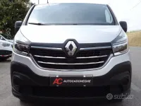 Begagnad Renault Trafic 120 HK (88 kW) 2021 Grå Minibuss
