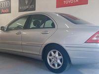 Usata Mercedes C200 Elegance 122 CV (89 kW) 2003 Argento Berlina