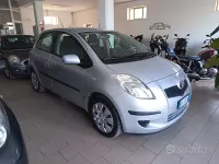 Usata Toyota Yaris 68 CV (50 kW) 2007 Grigio Utilitaria