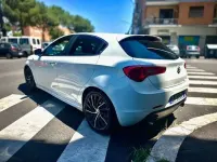 Usata Alfa Romeo Giulietta Quadrifoglio Verde 235 CV (172 kW) 2012 Bianco Utilitaria