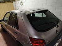 Usata Ford Fiesta Zetec 75 CV (55 kW) 2000 Argento Utilitaria