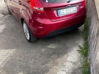 Usata Ford Fiesta Titanium 82 CV (60 kW) 2011 Rosso Utilitaria