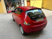 Usata Lancia Ypsilon Platinum 69 CV (50 kW) 2016 Rosso Utilitaria