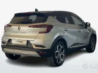 Usata Renault Captur Techno 100 CV (73 kW) 2023 Grigio SUV