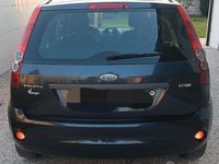 Usata Ford Fiesta Titanium 68 CV (50 kW) 2006 Blu Utilitaria