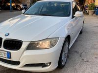 Usata BMW 118 143 CV (105 kW) 2010 Bianco Utilitaria
