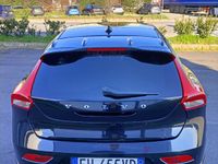 Usata Volvo V40 190 CV (139 kW) 2017 Nero Station wagon