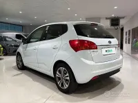 Usata Kia Venga 90 CV (66 kW) 2016 Bianco Utilitaria