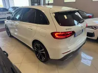 Usata Mercedes B180 116 CV (85 kW) 2019 Bianco Utilitaria
