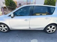 Usata Renault Scénic III 110 CV (80 kW) 2010 Argento Monovolume
