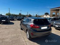Usata Ford Fiesta Titanium 86 CV (63 kW) 2018 Grigio Utilitaria