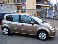 Usata Renault Modus Dynamique 74 CV (54 kW) 2009 Marrone Monovolume