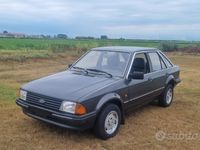 Usata Ford Escort 69 CV (50 kW) 1983 Grigio Berlina