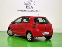 Usata Toyota Yaris Sol 87 CV (63 kW) 2007 Rosso Utilitaria