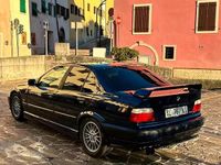 Usata BMW 318 115 CV (84 kW) 1994 Blu Berlina