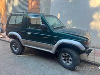 Usata Mitsubishi Pajero Top 100 CV (73 kW) 1996 Verde SUV