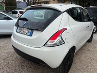 Usata Lancia Ypsilon Silver 69 CV (50 kW) 2022 Bianco Utilitaria
