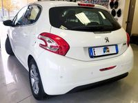 Usata Peugeot 208 Allure 82 CV (60 kW) 2015 Bianco Utilitaria