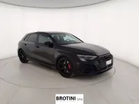 Usata Audi RS3 Sportback Ambiente 400 CV (294 kW) 2024 Nero mythos metallizzato Utilitaria