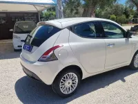 Usata Lancia Ypsilon Gold 69 CV (50 kW) 2015 Bianco Utilitaria