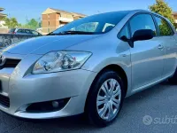 Usata Toyota Auris 124 CV (91 kW) 2007 Grigio Utilitaria