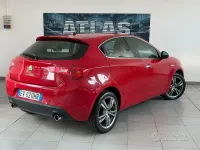 Usata Alfa Romeo Giulietta Exclusive 150 CV (110 kW) 2014 Rosso Utilitaria