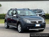 Usata Dacia Sandero Stepway 70 CV (51 kW) 2010 Nero SUV