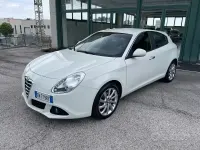 Usata Alfa Romeo Giulietta Exclusive 105 CV (77 kW) 2012 Bianco Utilitaria