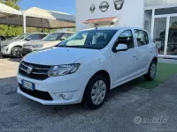 Usata Dacia Sandero Lauréate 75 CV (55 kW) 2014 Bianco Berlina